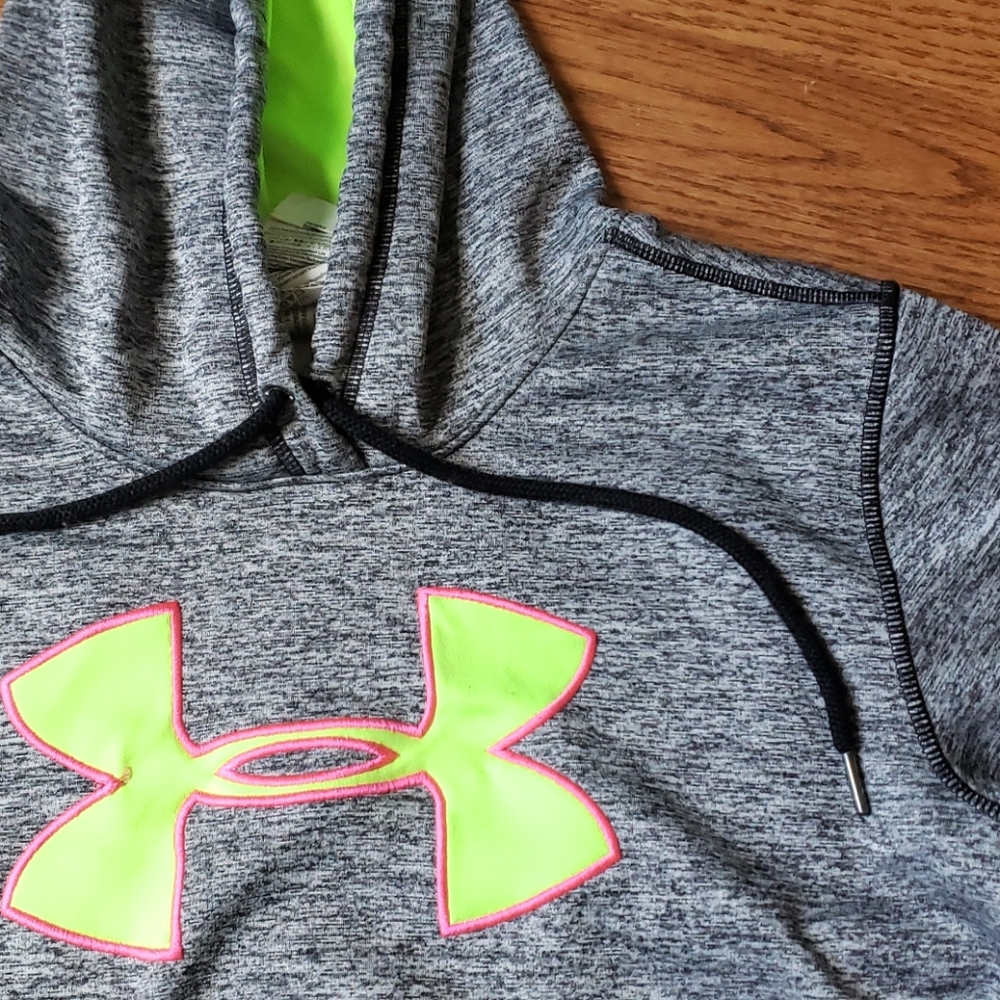 Under Armour hoodie, women's M, EUC